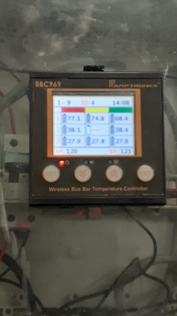 BBC969 controller showing live busbar temperatures in an installed panel